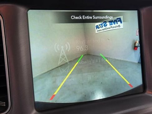 Used 2023 Dodge Charger SXT RWD image 22