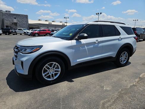 New 2026 Ford Explorer Active w/ Active Comfort Package RWD image 5