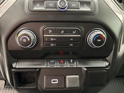 Used 2019 Chevrolet Silverado 1500 Custom w/ Custom Value Package image 18