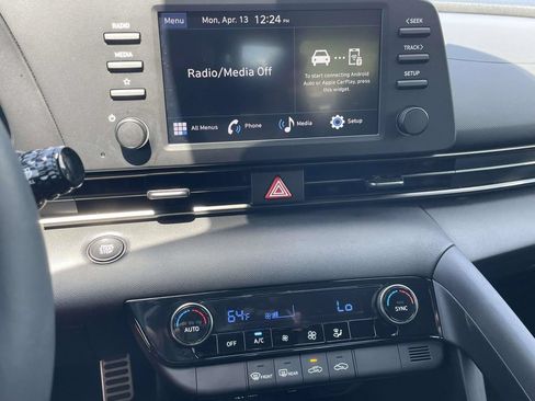 Used 2025 Hyundai Elantra Sport FWD image 13
