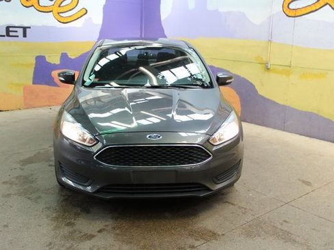 Used 2017 Ford Focus SE image 3