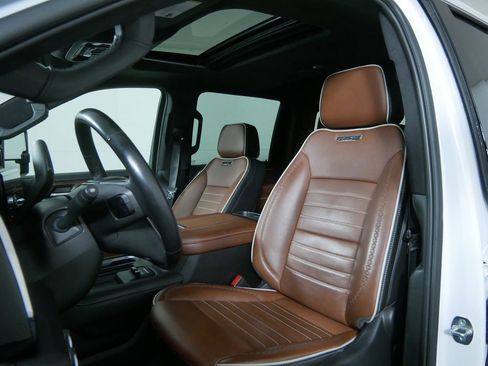 Used 2024 GMC Sierra 3500 Denali Ultimate image 11