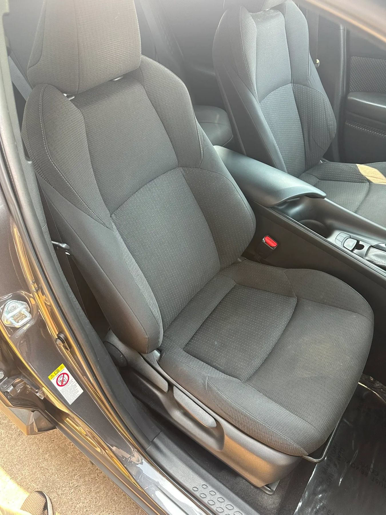 Used 2018 Toyota C-HR XLE FWD image 12
