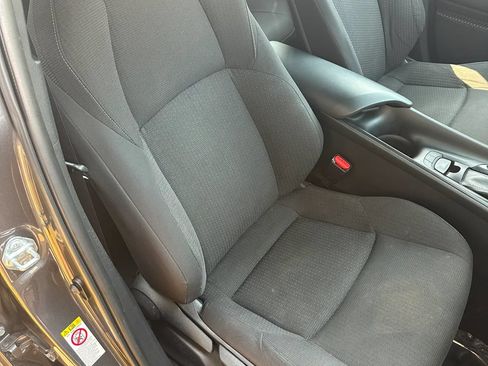 Used 2018 Toyota C-HR XLE FWD image 12