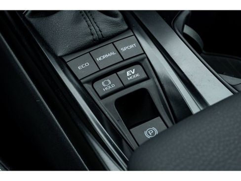 Used 2026 Toyota Camry SE image 25