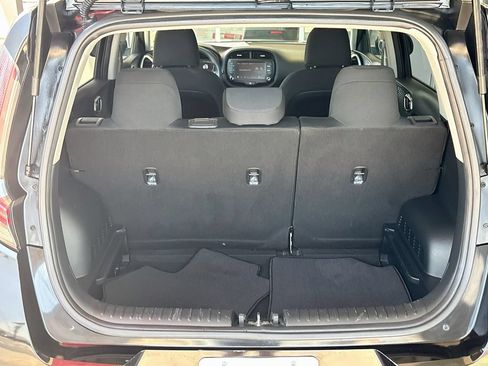 Used 2023 Kia Soul LX w/ Option Group 015 FWD image 27