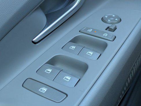 New 2026 Hyundai Elantra SE FWD image 19