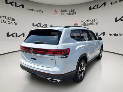 Used 2025 Volkswagen Atlas SE AWD/4WD image 5