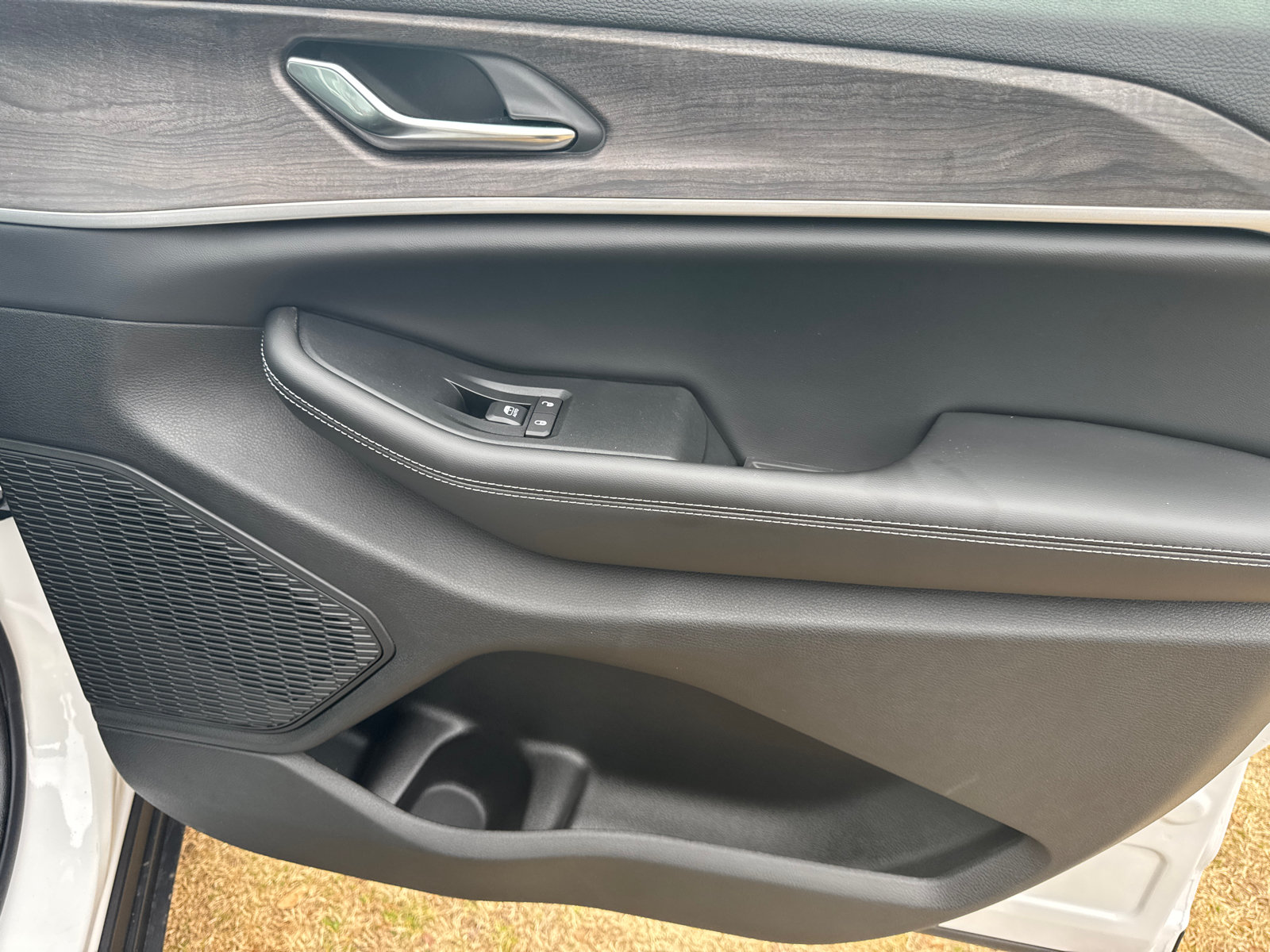 New 2026 Jeep Grand Cherokee Altitude RWD image 14