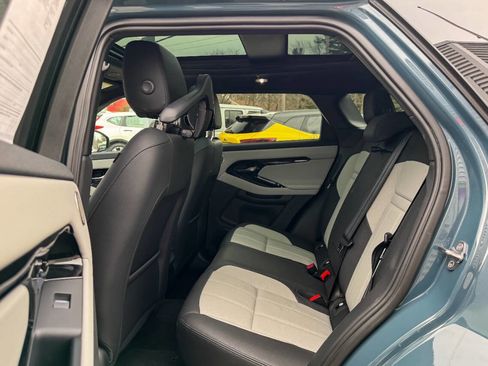 Used 2026 Land Rover Range Rover Evoque Dynamic SE image 12