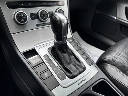 Used 2013 Volkswagen CC Executive image 20