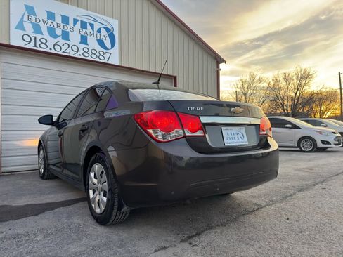 Used 2014 Chevrolet Cruze LS image 20