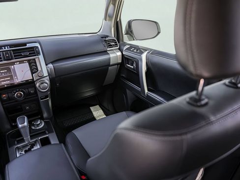 Used 2024 Toyota 4Runner SR5 Premium w/ Moonroof Package AWD/4WD image 29