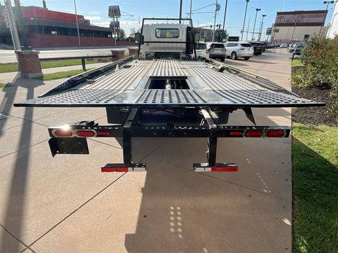 Used 2024 Chevrolet Low Cab Forward 5500XD image 6