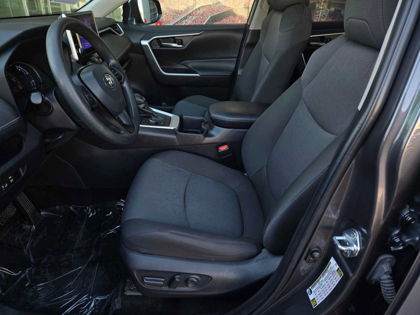 Certified 2025 Toyota RAV4 XLE AWD/4WD image 15