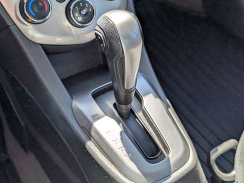 Used 2013 Chevrolet Sonic LT image 20