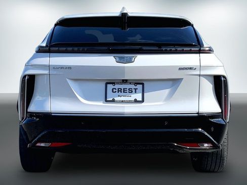 Used 2024 Cadillac Lyriq Luxury AWD/4WD image 3