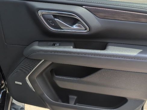 Used 2022 Chevrolet Tahoe Z71 w/ Luxury Package image 12