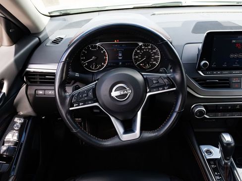 Used 2023 Nissan Altima 2.5 SR FWD image 11