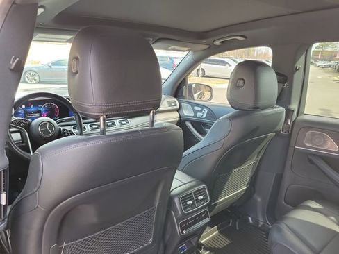 Used 2024 Mercedes-Benz GLS 450 4MATIC image 13