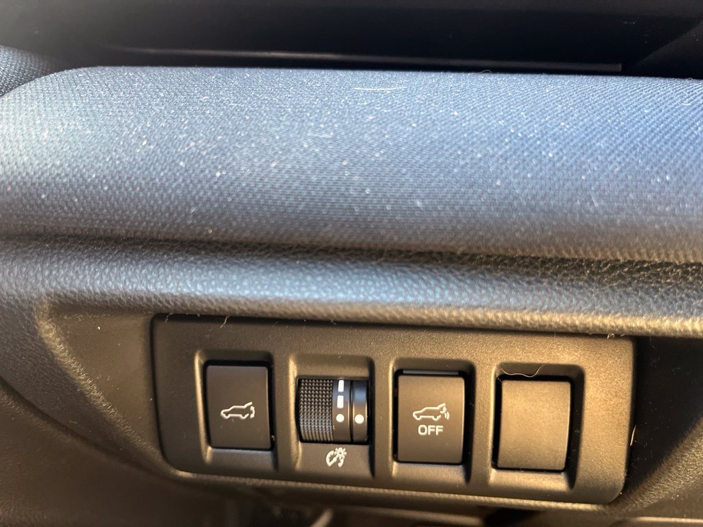 Used 2025 Subaru Outback Premium w/ Popular Package #1A AWD/4WD image 22