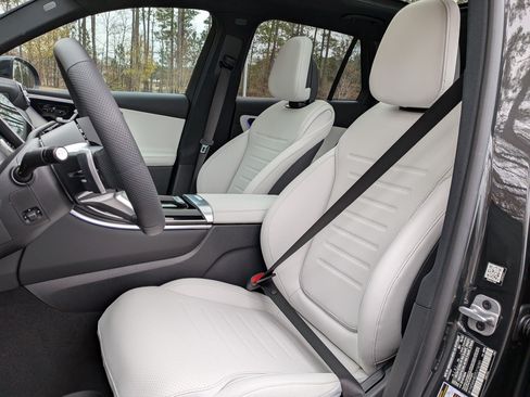 Used 2026 Mercedes-Benz GLC 300 4MATIC image 16