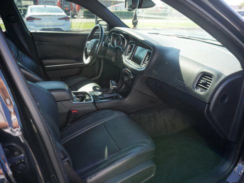 Used 2016 Dodge Charger R/T w/ Plus Group RWD image 25