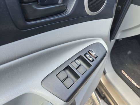 Used 2013 Toyota Tacoma 4x4 Double Cab image 23