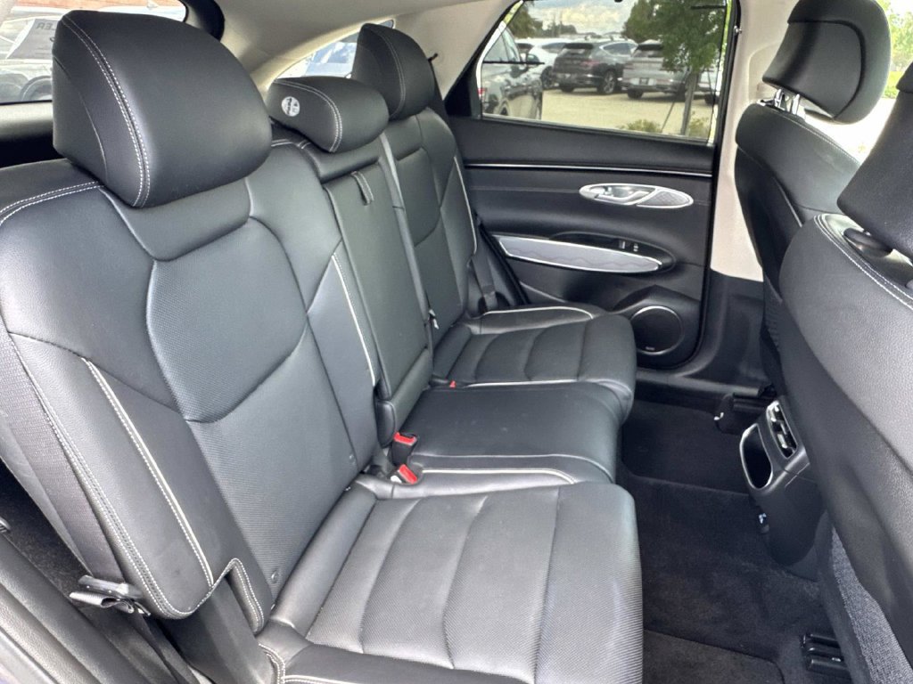 Used 2023 Genesis GV70 2.5T w/ Advanced Package AWD/4WD image 11