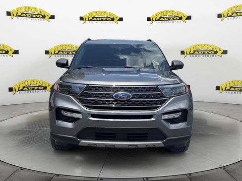 Used 2022 Ford Explorer XLT w/ Equipment Group 202A RWD image 8