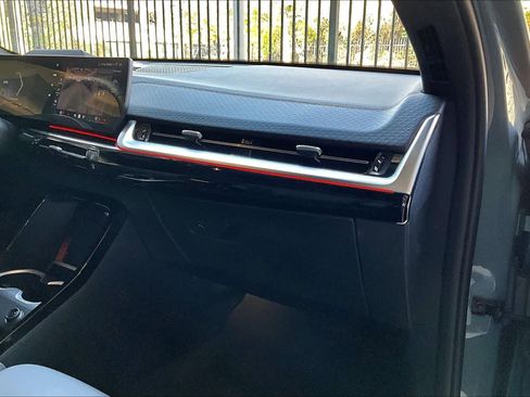 Certified 2025 BMW X2 xDrive28i image 19
