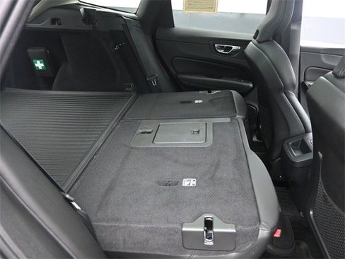 Certified 2024 Volvo XC60 B5 Core image 27