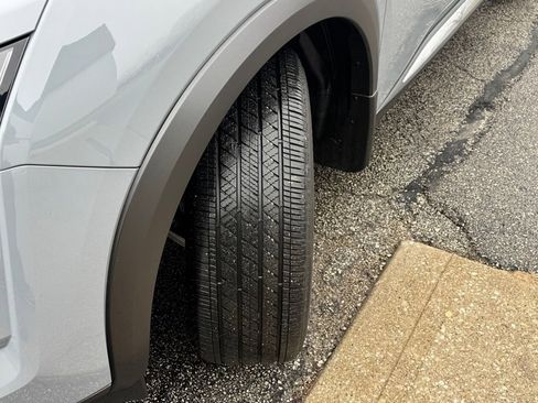 Used 2025 Nissan Pathfinder Platinum image 10