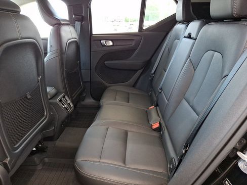 Used 2024 Volvo XC40 B5 Plus w/ Climate Package AWD/4WD image 10