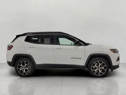 Used 2025 Jeep Compass Limited AWD/4WD image 38