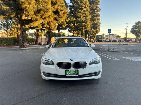 Used 2011 BMW 528i Sedan image 8