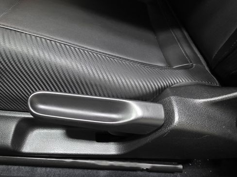 Used 2013 Volkswagen Beetle TDI image 21