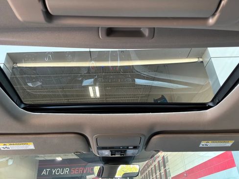 Used 2023 Honda Odyssey Elite image 27