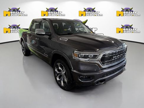 Used 2022 RAM 1500 Limited w/ Body-Colour Bumper Group AWD/4WD image 3