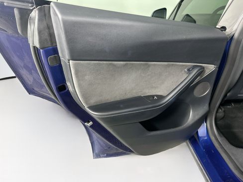 Used 2022 Tesla Model Y Long Range AWD/4WD image 26