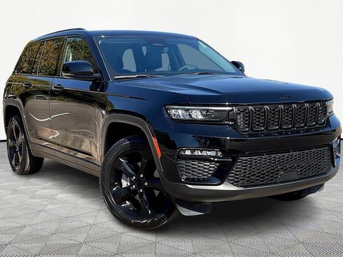 Used 2023 Jeep Grand Cherokee Limited w/ Black Appearance Package image 1