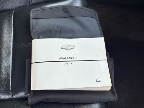 Used 2007 Chevrolet Avalanche LT w/ LT Preferred Equipment Group image 24