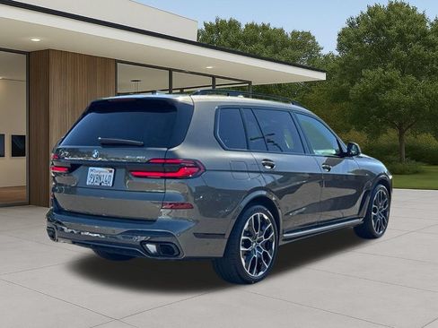 Used 2026 BMW X7 xDrive40i w/ M Sport Package AWD/4WD image 8