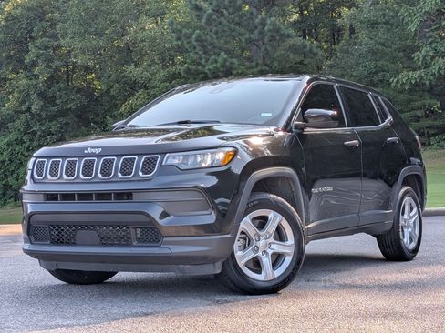 Used 2024 Jeep Compass Sport AWD/4WD image 4