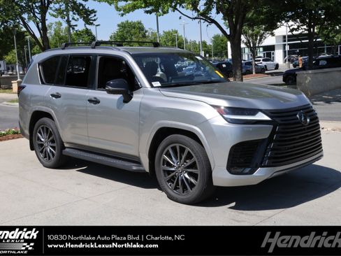 Used 2022 Lexus LX 600 4WD w/ Appearance Package image 1
