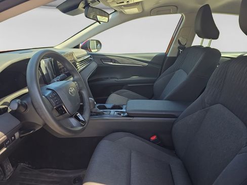Used 2025 Toyota Camry SE FWD image 10