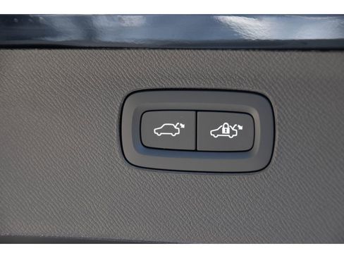 New 2026 Volvo XC90 B6 Plus w/ Protection Package Premier image 26