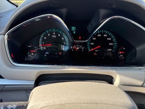 Used 2015 Chevrolet Traverse LT image 8