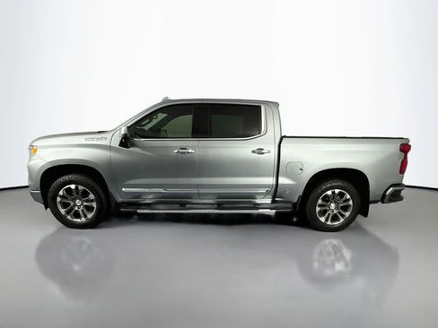 Used 2024 Chevrolet Silverado 1500 High Country w/ Z71 Off-Road Package AWD/4WD image 8
