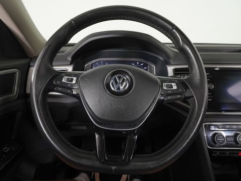 Used 2019 Volkswagen Atlas SEL FWD image 17